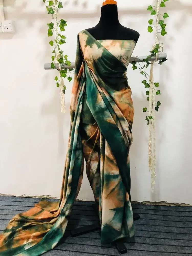 Emerald Green Artistic Tie-Dye Saree view 3
